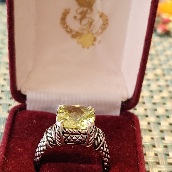 Very pretty apple green gem...from Premiere Jewelry - Picture 3 of 7